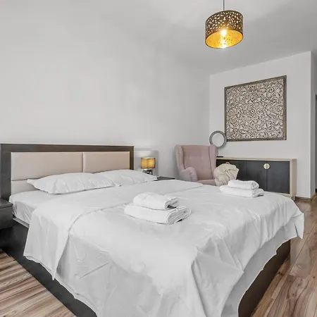Artmob Isaran Apartment Brasov